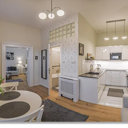 Apartmán City-center With Stylish And Modern Comforts