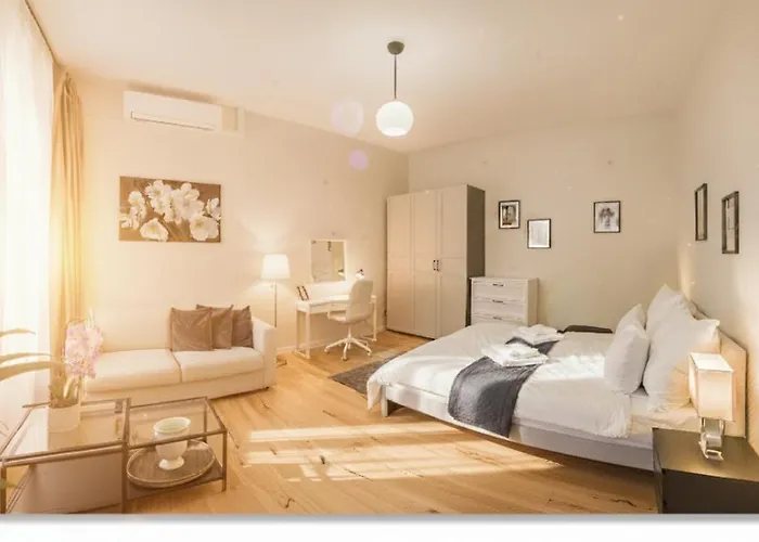 City-center With Stylish And Modern Comforts Lejlighed